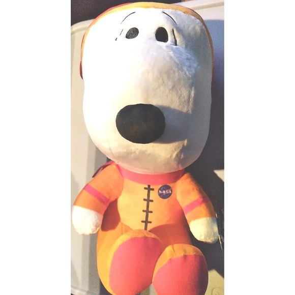 New Macys SNOOPY Astronaut Christmas Thanksgiving 2022 Parade Balloon Plush Dog - Picture 1 of 10